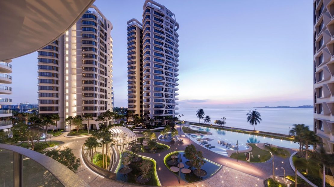 Cape Royale - Sentosa nite facade